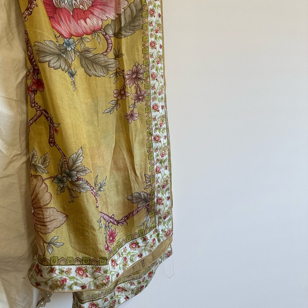 Chic Yellow Floral Kurta Set with Dupatta - Picture 8 of 10